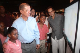 President visiting the exhibition of Seychelles EXPO 2020 (1)