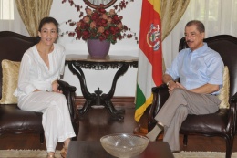 Ingrid Betancourt  avec le President Michel (3)