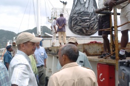 President Michel visits the Port of Victoria -tuna fish offloading from purse seiner