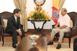 The new International Monetary Fund (IMF) Executive Director for Seychelles, Mr. Jong Won Yoon paid a courtesy call on President James Michel at State House