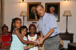 In a special ceremony held at State House, President James Michel was presented with a book entitled ‘Seychelles A Determined Island Nation: The Aspirations of Early Childhood Children’ by  Andrea Matombe, crèche, year 2, Baie Lazare school, Liam Alexande