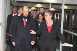 Le Président James Michel a rencontré la directrice générale de l'Agence Française pour le Développement (AFD), Mme Anne Paugam au siège de l'agence lors d'un déjeuner de travail, pendant sa visite de travail à Paris.