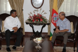 The Sri Lankan High Commissioner to Seychelles, H.E. Mr. Rajatha Piyatissa, paid a farewell call on President James Michel at State House at the end of his tenure of office.