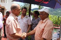 President James Michel visited several small businesses in the Bel Ombre and Beau Vallon districts, which forms part of his ongoing visits to various communities and businesses this year.