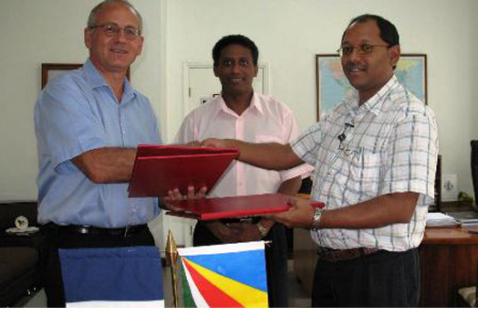 France writes off 20.2 million euros of Seychelles' debt