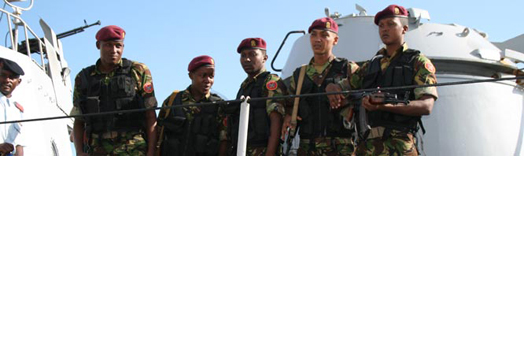 Seychelles defence forces rescue fishermen from Somali pirates