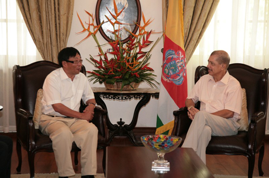 Rep Of Chinese Aircraft Firm Meet President