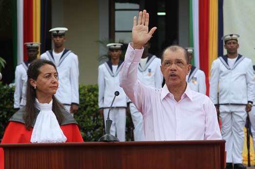 “I remain determined to bring together the people of Seychelles, to work together”- President Michel is sworn into office