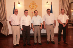 President Michel Recontre Le Préfet De La Reunion  