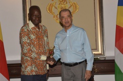 Accréditation du nouvel ambassadeur de la Guinée aux Seychelles